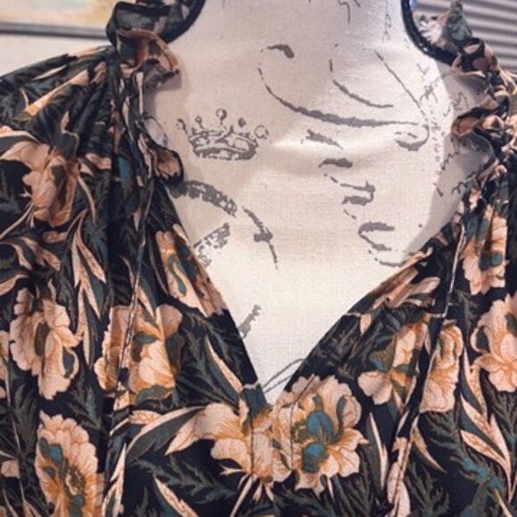 Gibson & Latimer Valerian Rose Dress - SMALL - NWT - Picture 4 of 7